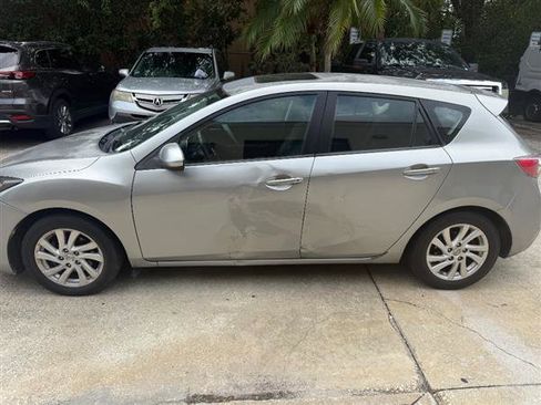 Used 2012 MAZDA MAZDA3 i Grand Touring image 3