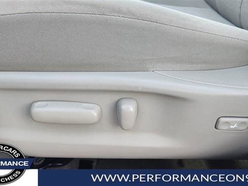 Used 2010 Toyota Camry LE image 11