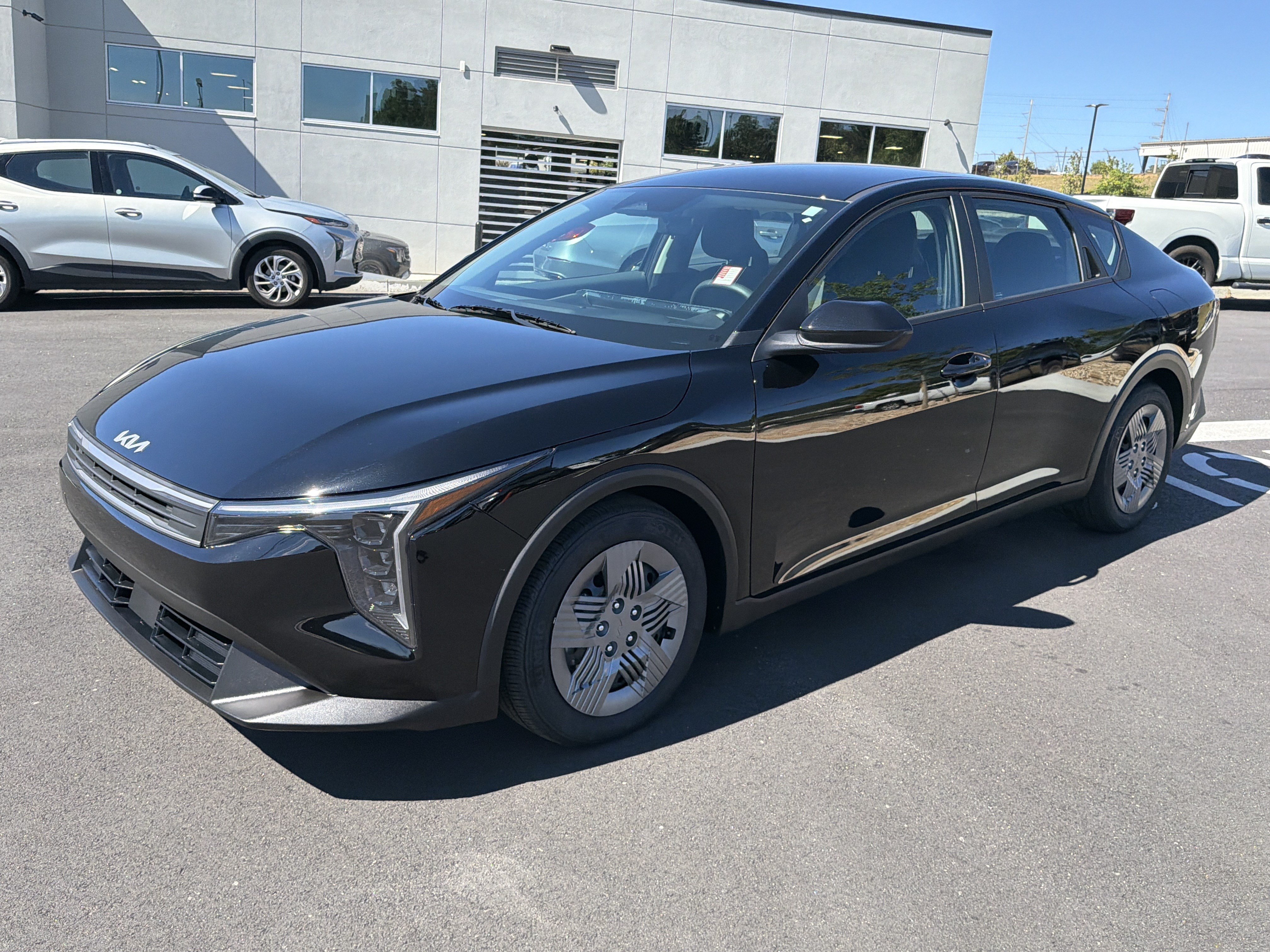 Used 2025 Kia K4 FWD image 3