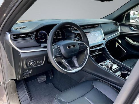 New 2026 Jeep Grand Cherokee L Limited AWD/4WD image 4