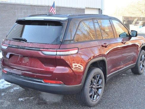 New 2025 Jeep Grand Cherokee Limited image 8