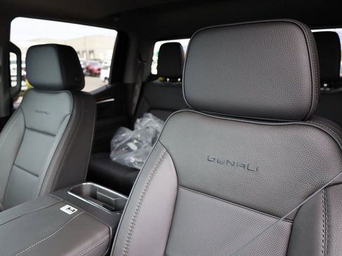 New 2026 GMC Sierra 1500 Denali w/ Technology Package image 18
