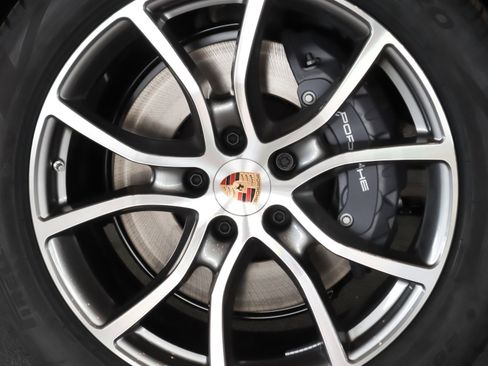 New 2026 Porsche Cayenne image 14