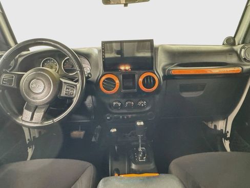 Used 2014 Jeep Wrangler Unlimited Sport AWD/4WD image 13