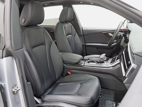 Used 2021 Audi Q8 Prestige w/ Prestige Package image 31