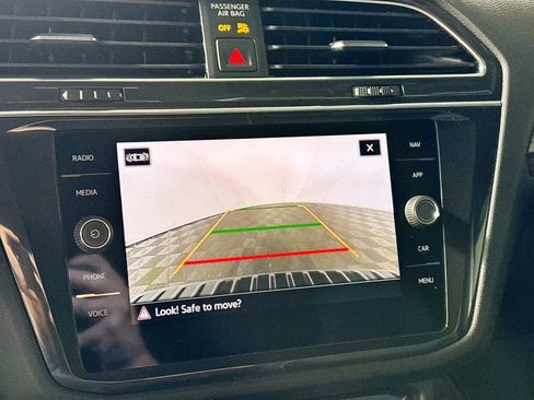 Certified 2023 Volkswagen Tiguan SEL R-Line AWD/4WD image 19