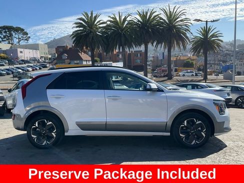 Used 2025 Kia Niro Wave w/ Wave Preserve Package FWD image 3