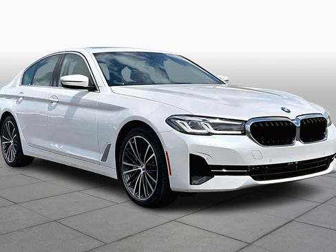 Used 2022 BMW 540i w/ Premium Package image 2
