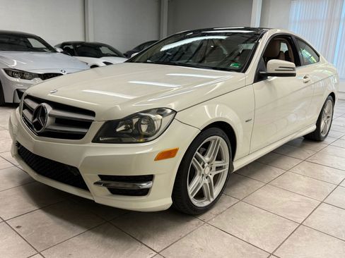 Used 2012 Mercedes-Benz C 250 C 250 Coupe 2D image 3