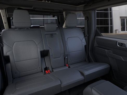 New 2025 Ford Bronco Outer Banks w/ Sasquatch Package image 11