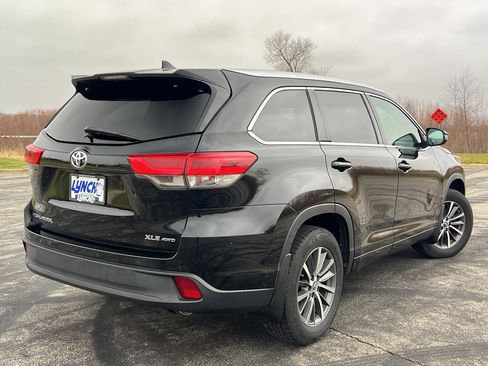 Used 2018 Toyota Highlander XLE image 4