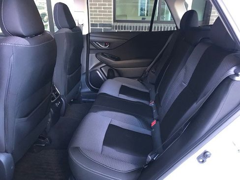 Used 2022 Subaru Outback Premium image 7