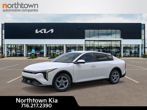 New 2025 Kia K4 LXS image 3