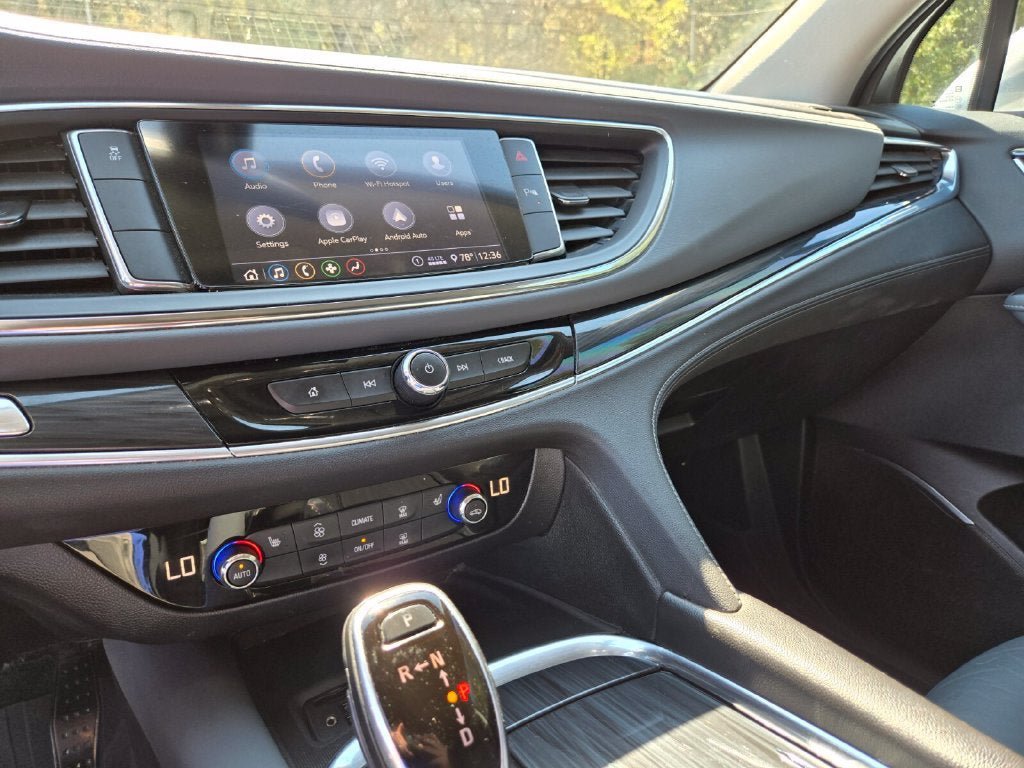 Used 2021 Buick Enclave Essence FWD image 23