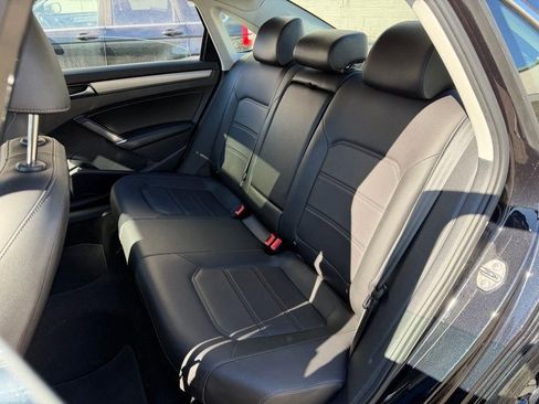 Used 2022 Volkswagen Passat 2.0T SE image 21