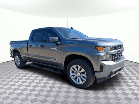 Used 2021 Chevrolet Silverado 1500 Custom image 2