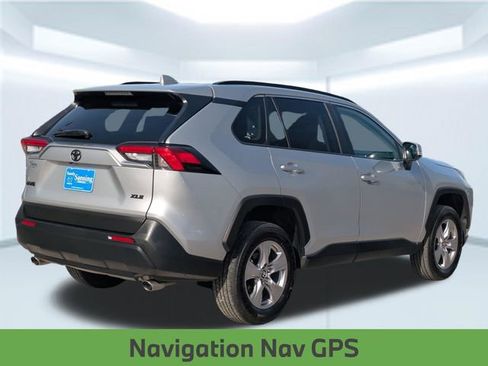 Used 2025 Toyota RAV4 XLE w/ Convenience Package FWD image 6