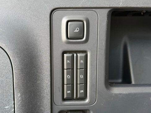 Used 2025 Ford Expedition Max Platinum AWD/4WD image 48