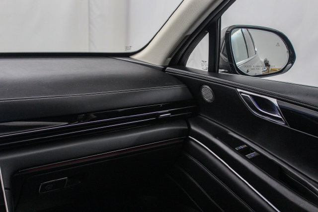 Used 2025 Genesis GV80 2.5T Standard AWD/4WD image 22
