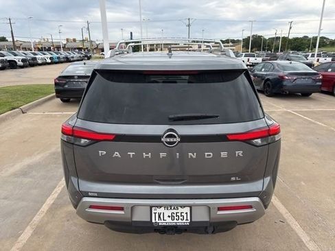 Used 2024 Nissan Pathfinder SL w/ SL Premium Package FWD image 7