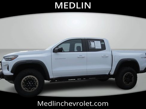 Used 2025 Chevrolet Colorado ZR2 w/ Off-Road Front Bumper Package image 5