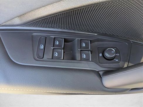New 2026 Volkswagen Tiguan SE R-Line FWD image 10