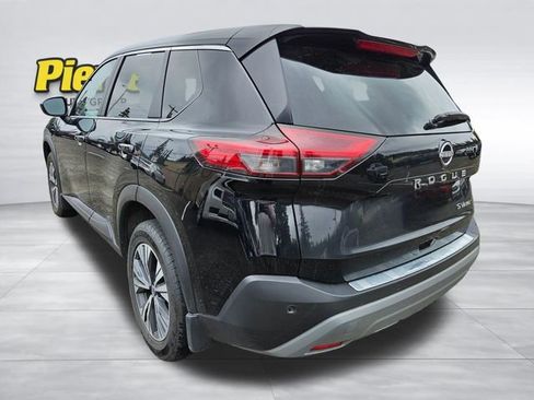 Used 2023 Nissan Rogue SV image 4