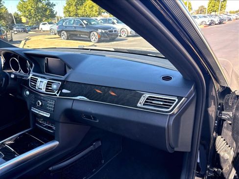 Used 2016 Mercedes-Benz E 350 Sedan image 26