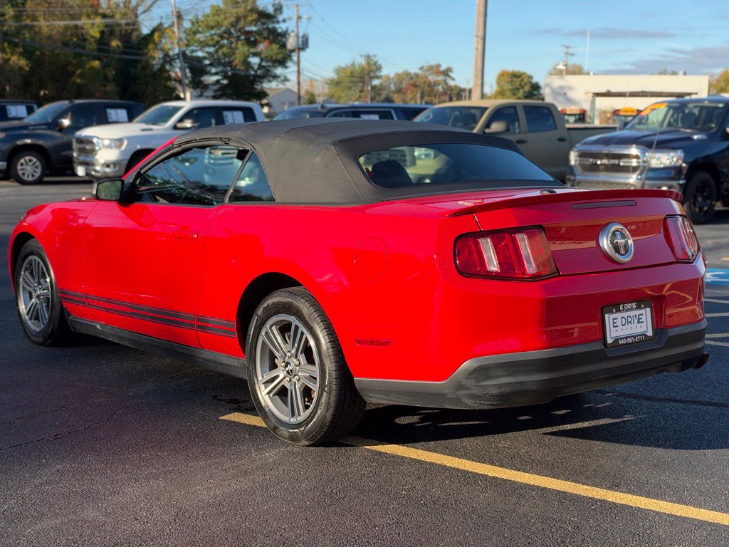 Used 2010 Ford Mustang Convertible RWD image 11
