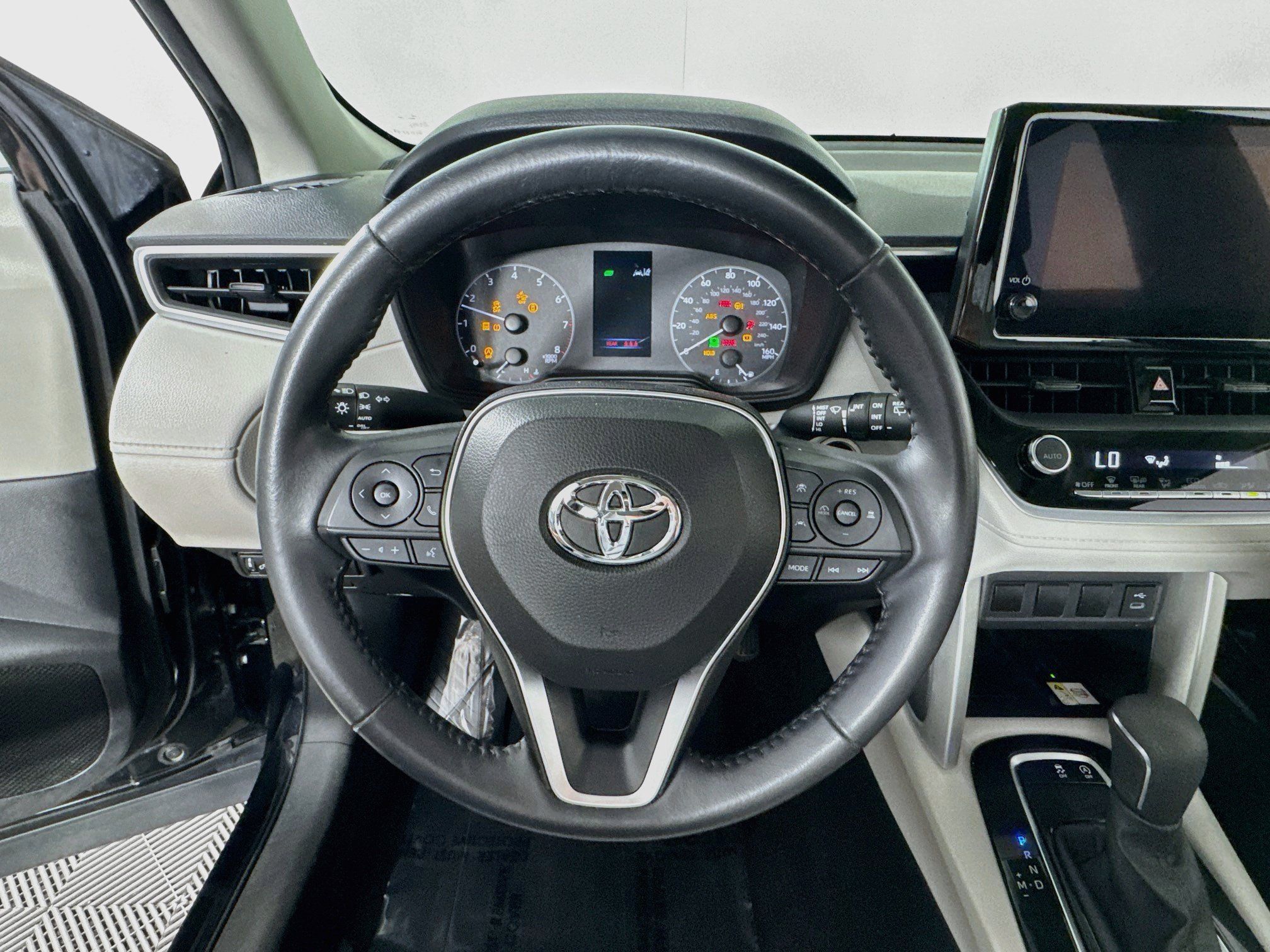 Certified 2023 Toyota Corolla Cross LE w/ Moonroof Package AWD/4WD image 13