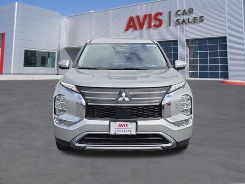 Used 2025 Mitsubishi Outlander SE AWD/4WD image 2