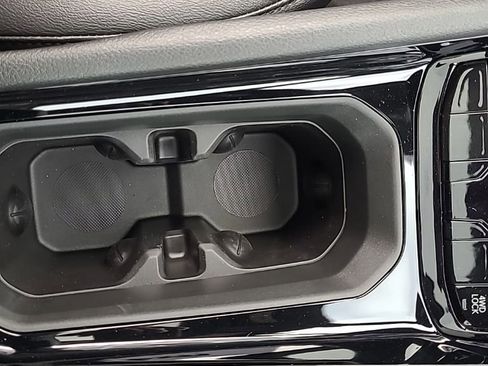 New 2026 Jeep Compass Latitude w/ Sun and Sound Group image 36