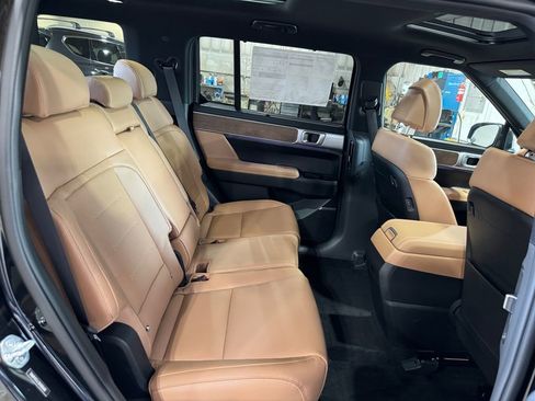 Used 2024 Hyundai Santa Fe Limited image 13