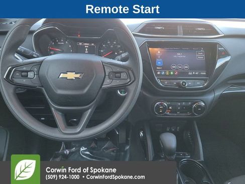 Used 2023 Chevrolet TrailBlazer LT w/ Convenience Package image 3