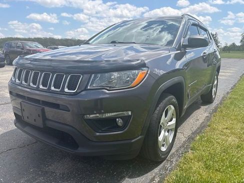 Used 2018 Jeep Compass Latitude w/ Cold Weather Group AWD/4WD image 7