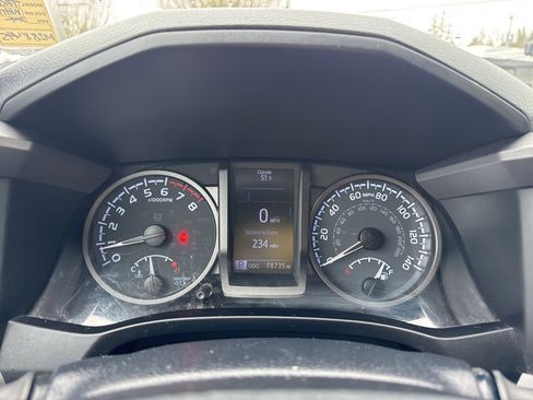 Used 2020 Toyota Tacoma TRD Sport image 19