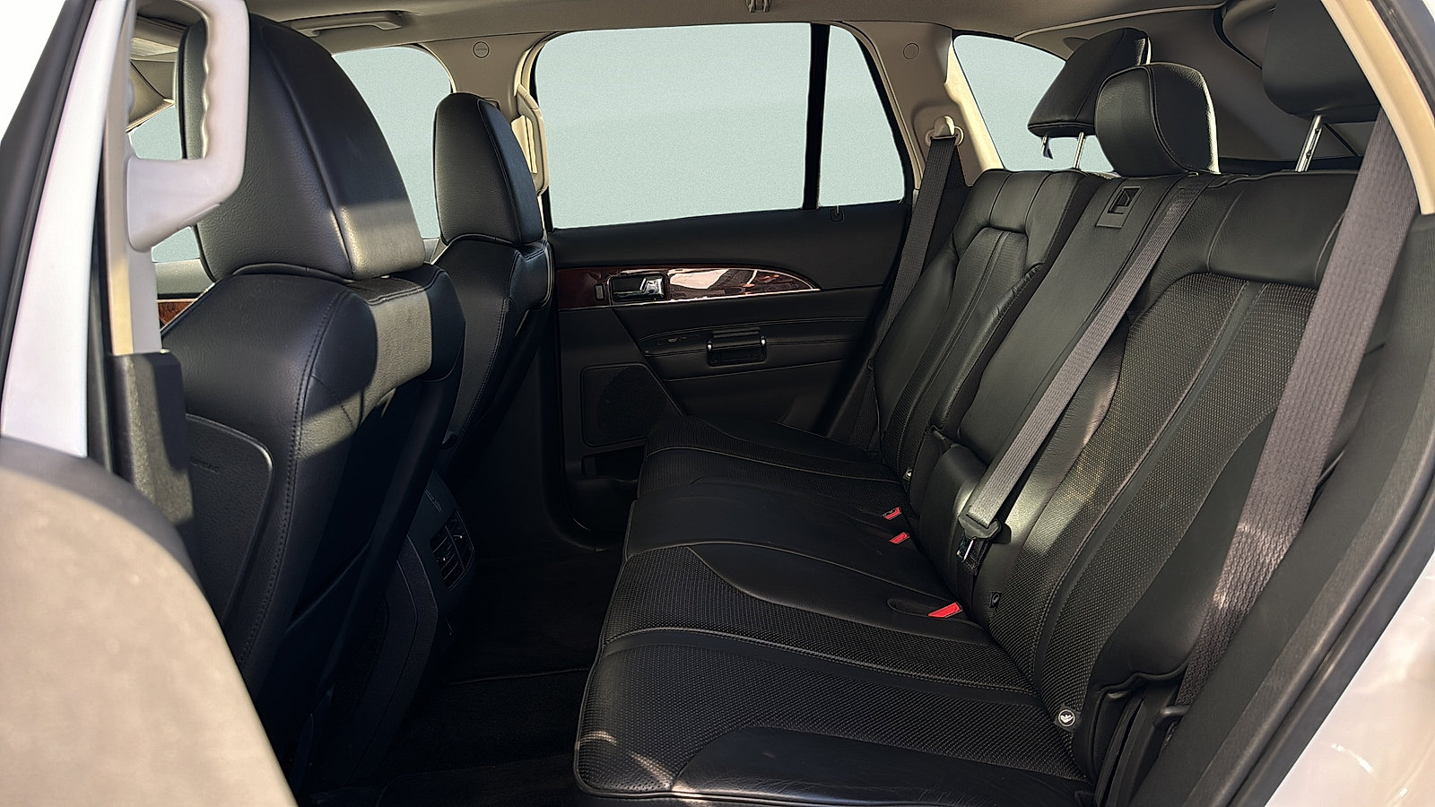 Used 2011 Lincoln MKX AWD w/ 102A Rapid Spec Order Code image 27