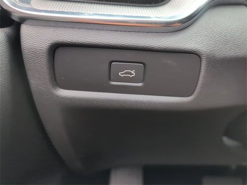 Certified 2024 Volvo S60 B5 Plus image 27