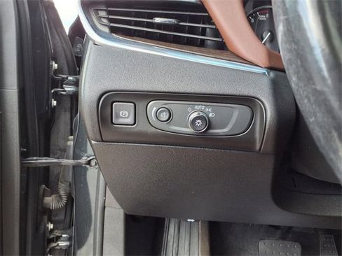 Used 2021 Buick Enclave Avenir w/ Avenir Technology Package image 16