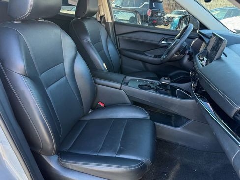 Certified 2024 Nissan Rogue SL image 9