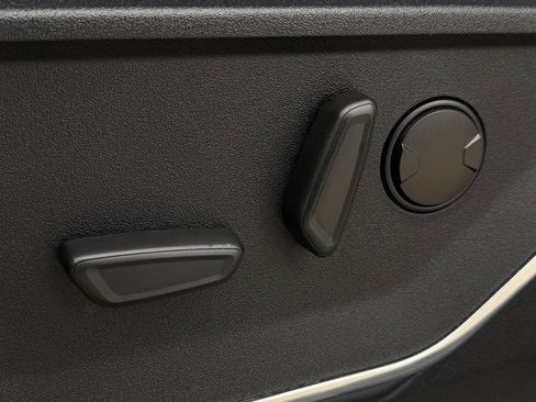 Used 2023 Ford F150 Lariat image 6