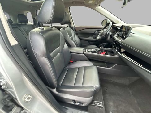 Used 2022 Nissan Rogue SL w/ SL Premium Package image 18