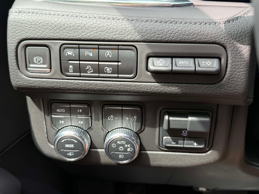 Used 2023 GMC Yukon Denali w/ Max Trailering Package AWD/4WD image 29