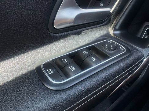 Used 2025 Mercedes-Benz CLA 250 4MATIC image 17