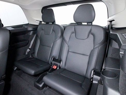 Certified 2025 Volvo XC90 T8 Plus w/ Protection Package Premier image 20