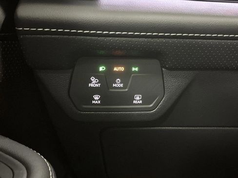 Used 2024 Volkswagen Atlas SEL Premium R-Line image 26