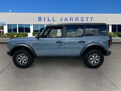 Used 2025 Ford Bronco Badlands AWD/4WD image 4