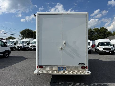 Used 2018 Ford Transit 350 138 DRW RWD image 28