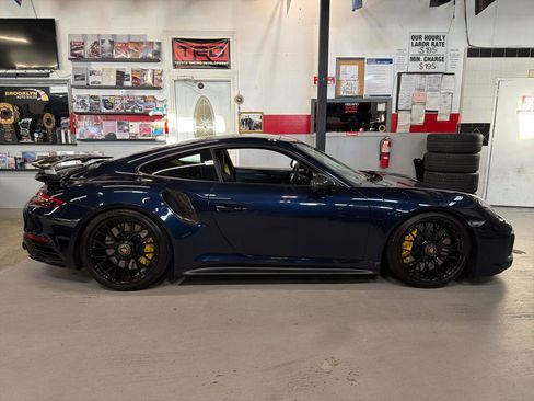 Used 2018 Porsche 911 Turbo S AWD/4WD image 4