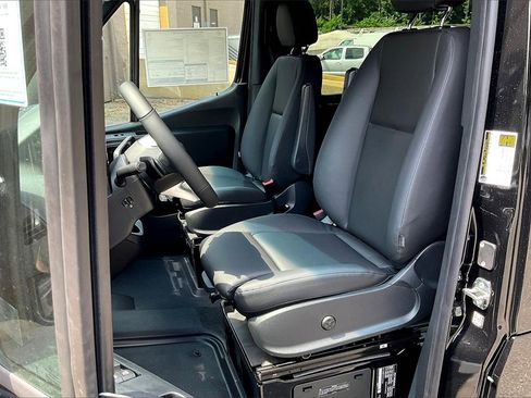 New 2025 Mercedes-Benz Sprinter 144 Cargo image 7